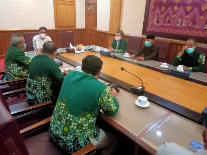 Audiensi-Panitia-Muktamar-Muhammadiyah-dan-Aisyiyah-ke-48-dengan-Walikota-Surakarta_1
