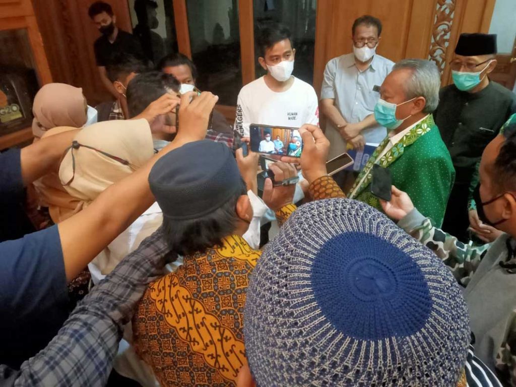 Audiensi Panitia Penerima Muktamar Muhammadiyah dan Aisyiyah ke 48 dengan Wali kota Surakarta CirebonMU