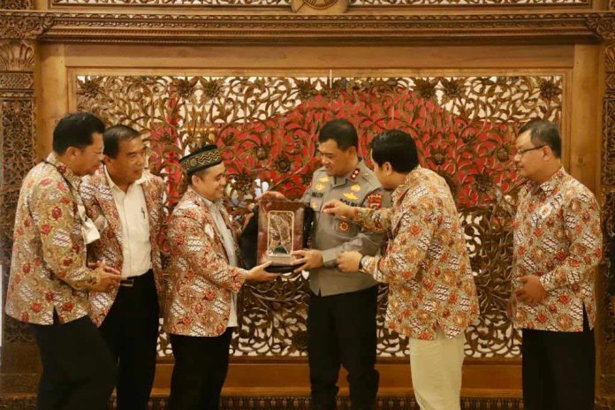 Panitia-Penerima-Muktamar-Muhammadiyah-dan-Aisyiyah-ke-48-Beraudiensi-dengan-Kapolda-Jawa-Tengah-02