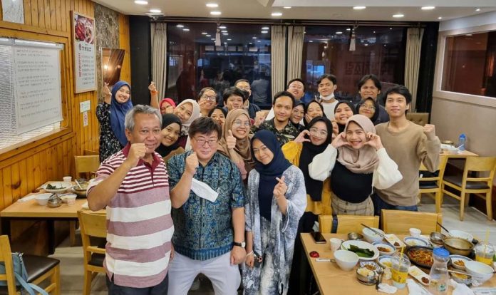 Rektor-Prof-Sofyan-Anif-kunjungi-Mahasiswa-Double-Degree-UMS-di-Korea-01