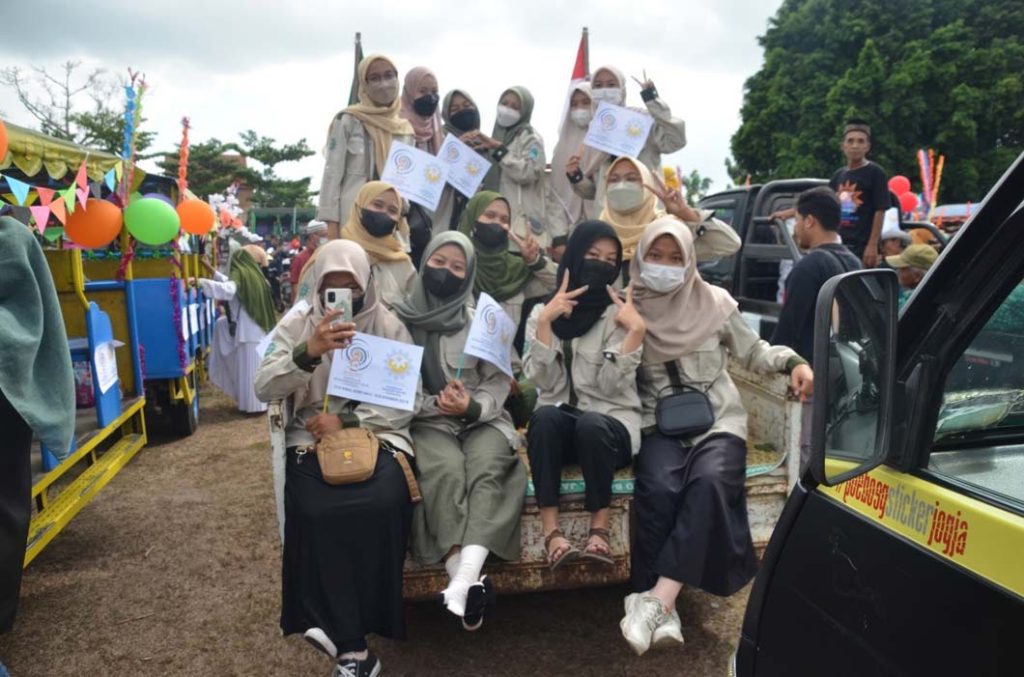 Ribuan Peserta Semarakkan Pawai Ta’aruf Jelang Muktamar ke-48 Muhammadiyah 'Aisyiyah CirebonMU