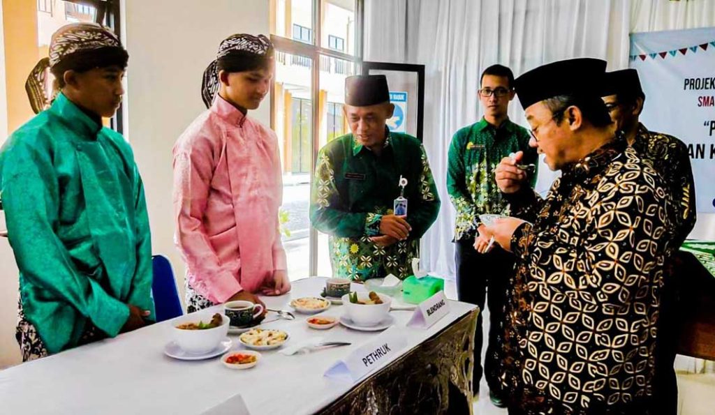 Abdul Mu’ti Apresiasi Karya Kearifan Lokal Siswa SMA TarunaMu Gunungpring CirebonMU