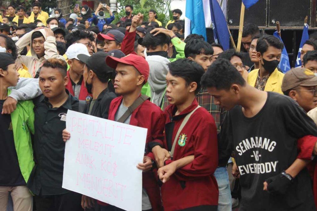 Ribuan Kader IMM Turun Ke Jalan Tolak Kenaikan Harga BBM Subsidi CirebonMU