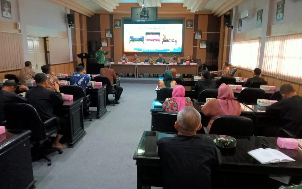 Pantia Muktamar dan Tim Asistensi Panitia Pusat beraudiensi dengan Forkompimda Karanganyar CirebonMU