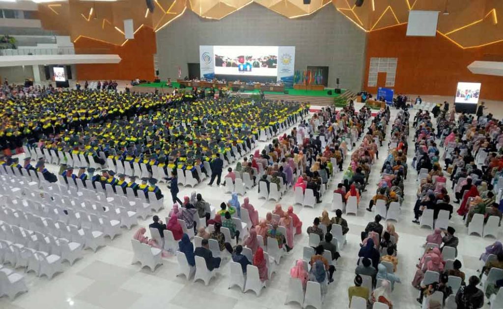 UMS Mewisuda2778 Sarjana, 1176 Lulus Cumlaude. Peroleh 2 Penghargaan dari LEPRID CirebonMU