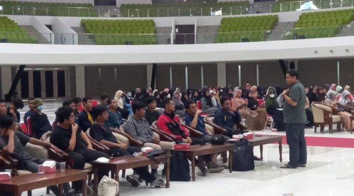 200-Anggota-Satuan-Pelayanan-Muktamar-02