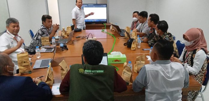 Panitia-Muktamar-Pasang-Instalasi-Internet-Baru-Di-5-Venue-02