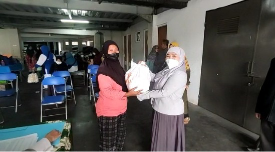 Sambut-Muktamar--Aisyiyah-Sukajadi-Gelar-Pembagian-Sembako-01