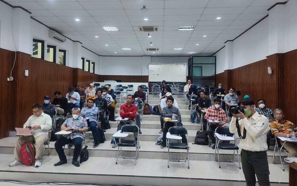 Media Massa Didorong Kampanyekan Moderasi Beragama Sebagai Bingkai Kerukunan Umat CirebonMU