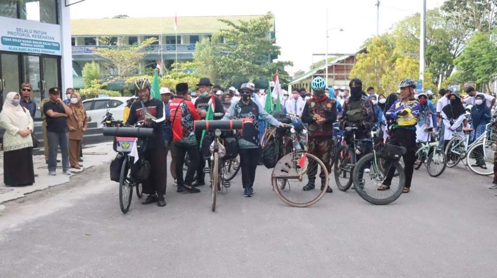 Penggembira Gowes to Muktamar Palangka Raya – Solo Dilepas PW Muhammadiyah Kalteng CirebonMU