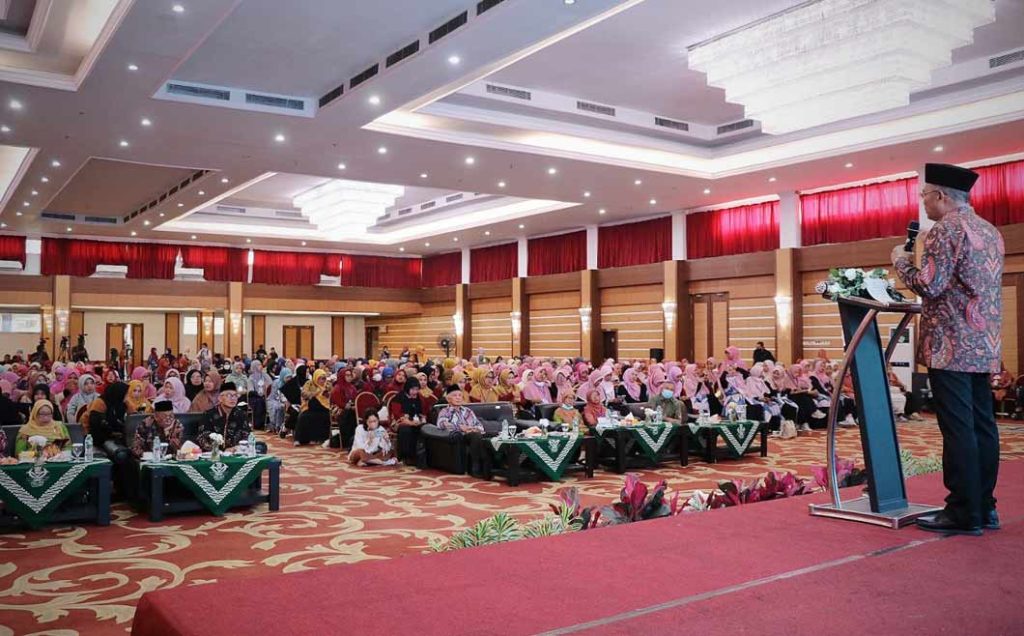 Hadiri Penutupan Muktamar XIV Nasyiatul Aisyiyah, Menko PMK Berikan Ceramah Umum CirebonMU
