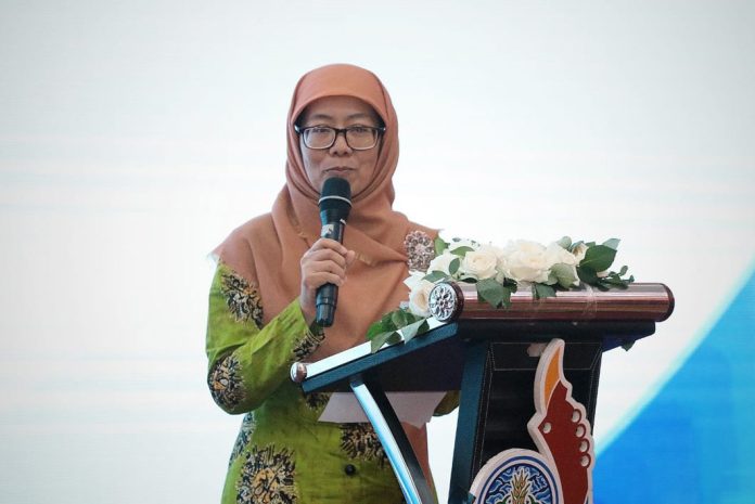 Salmah-Orbayinah-Beri-Nasehat-02