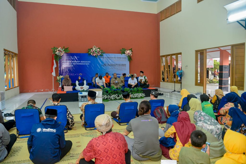 MDMC SALURKAN BANTUAN DARI SINGAPURA KEPADA 1000 KK DI LERENG MERAPI MAGELANG CirebonMU