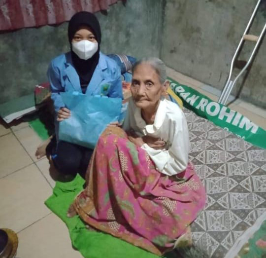 Tumbuhkan Kepedulian, IPM SMKF Muhammadiyah 2 Kedawung Konsisten Gelar Jum’at Berkah CirebonMU
