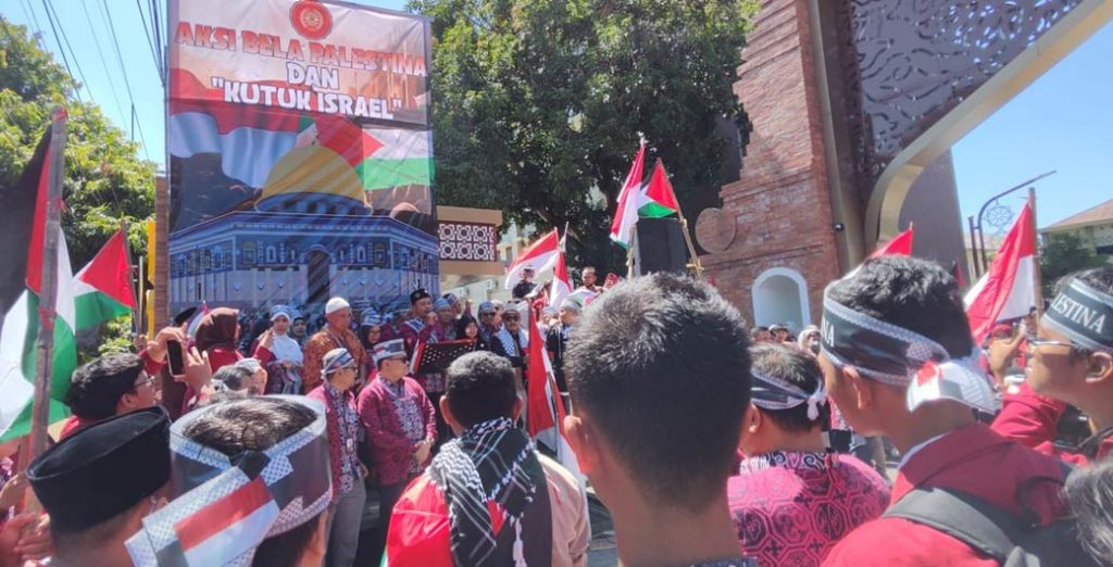 Bupati Cirebon Turut Berorasi pada Aksi Solidaritas Bela Palestina di UM Cirebon CirebonMU