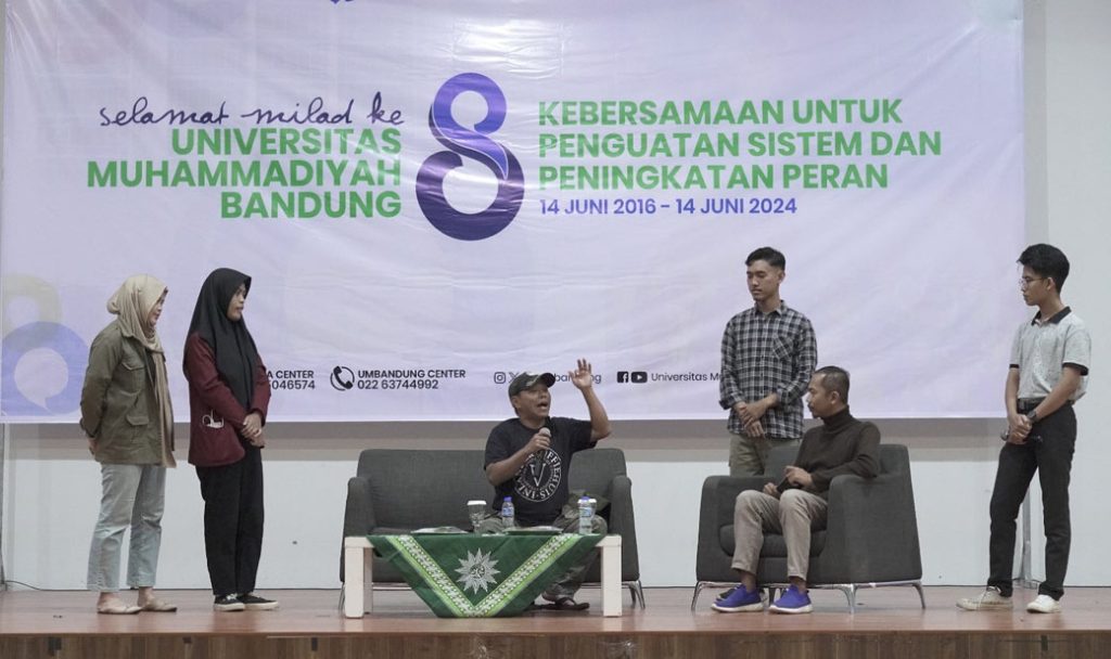 Rayakan Milad Ke-8, UM Bandung Gelar Kuliah Umum Bahas Kampus Ceria dan Ekonomi Kreatif CirebonMU