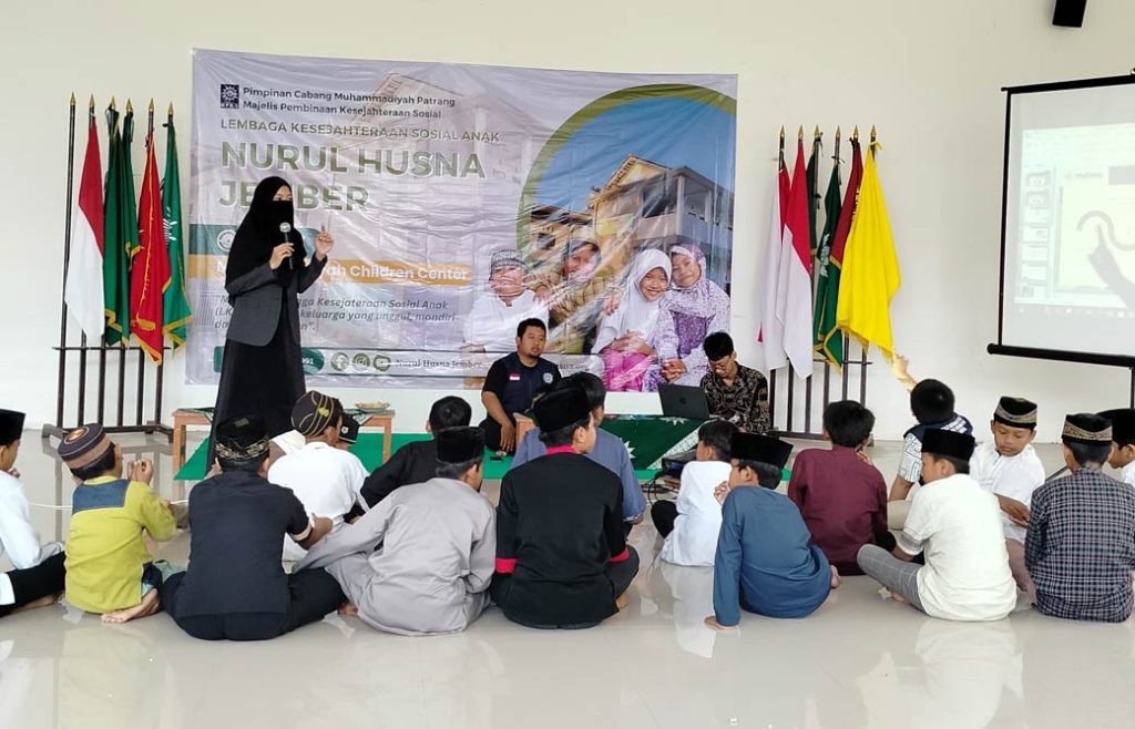 Beri Mitigasi Kebencanaan untuk Anak Asuh, LKSA Nurul Husna Gandeng MDMC PDM Jember CirebonMU