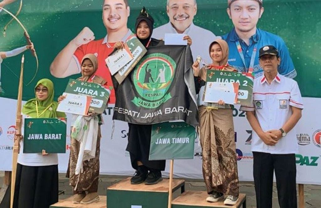 Mahasiswa UM Bandung Kembali Raih Prestasi, Sabet Medali Emas Kejurnas Panahan Tradisional CirebonMU