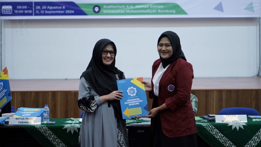 Fakultas Sains dan Teknologi UM Bandung Catat Rekor Peserta Yudisium Terbanyak CirebonMU