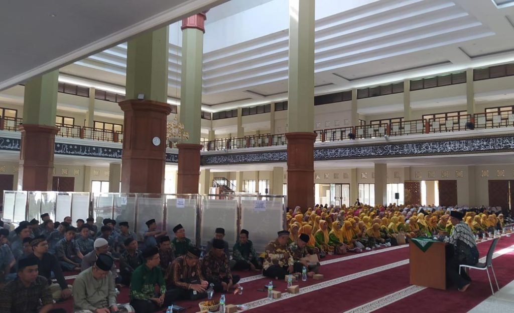 Peringati Milad ke-112, Ribuan Warga Muhammadiyah Kabupaten Tasik Padati Masjid Agung Baiturrohman CirebonMU