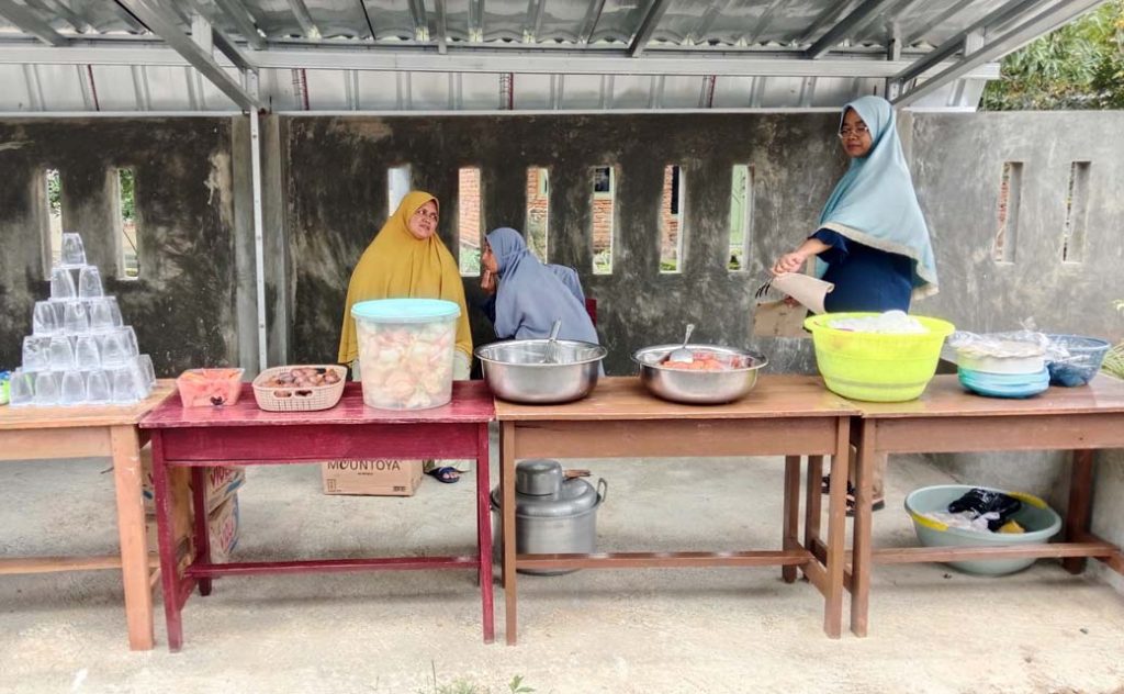 Muhammadiyah dan Aisyiyah serta BTM Masjid Mujahidin Sumber Gelar Jumat Berkah CirebonMU