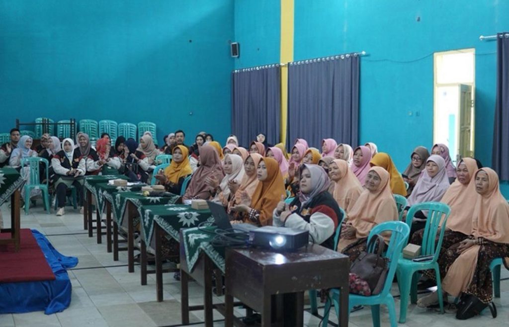 Dosen BK FKIP UHAMKA Berikan Pelatihan Anak Hebat Indonesia di Desa Tieng Wonosobo CirebonMU