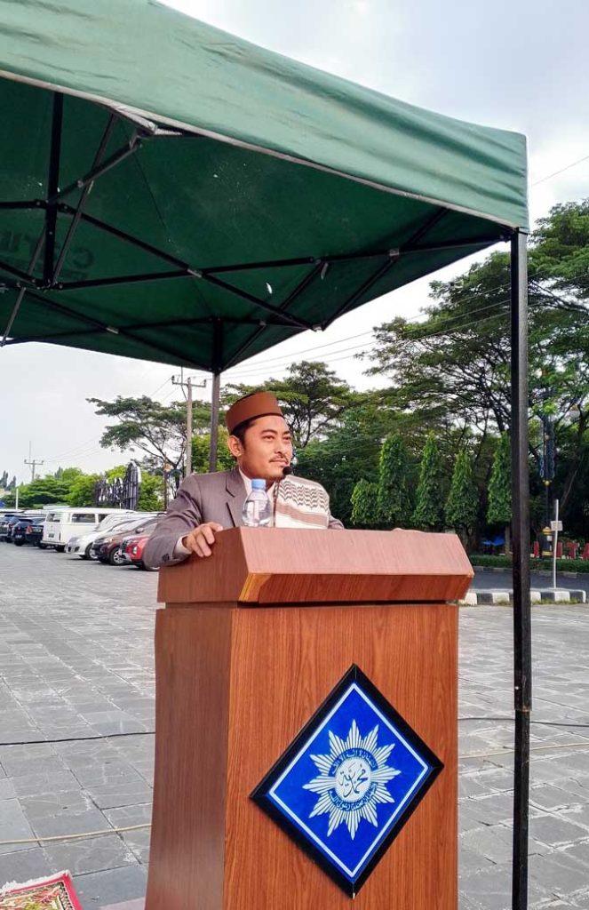 Warga Muhammadiyah Sumber Antusias Hadiri Shalat Idul Fitri di Lapangan Taman Parkir Hutan Kota Sumber CirebonMU